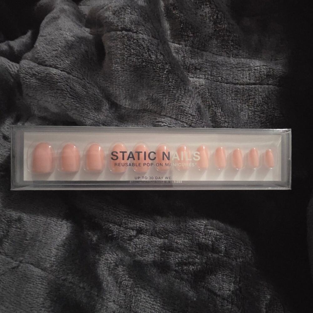 Static Nails Reusable Pop-On Manicures in Jet Setter - NEW